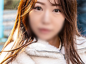 FC2PPV-4335494 [Komochi/Mature Woman] She's A Little Pretty, Just A Little Girl.