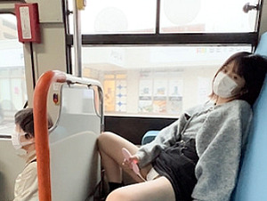 FC2PPV-4354900 An Exposure And Shame Play That Took Place Inside A Bus With Passengers. 