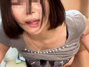 FC2PPV-4614065 [Individual] A Young Wife Who Dislikes The Scholarship Repayment Is Too Sensitive And Drowns In Pleasure, And It Leaks When It Feels Good.